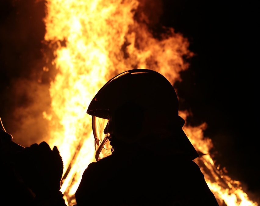 Pembersihan Drainase di Gedung DPRD